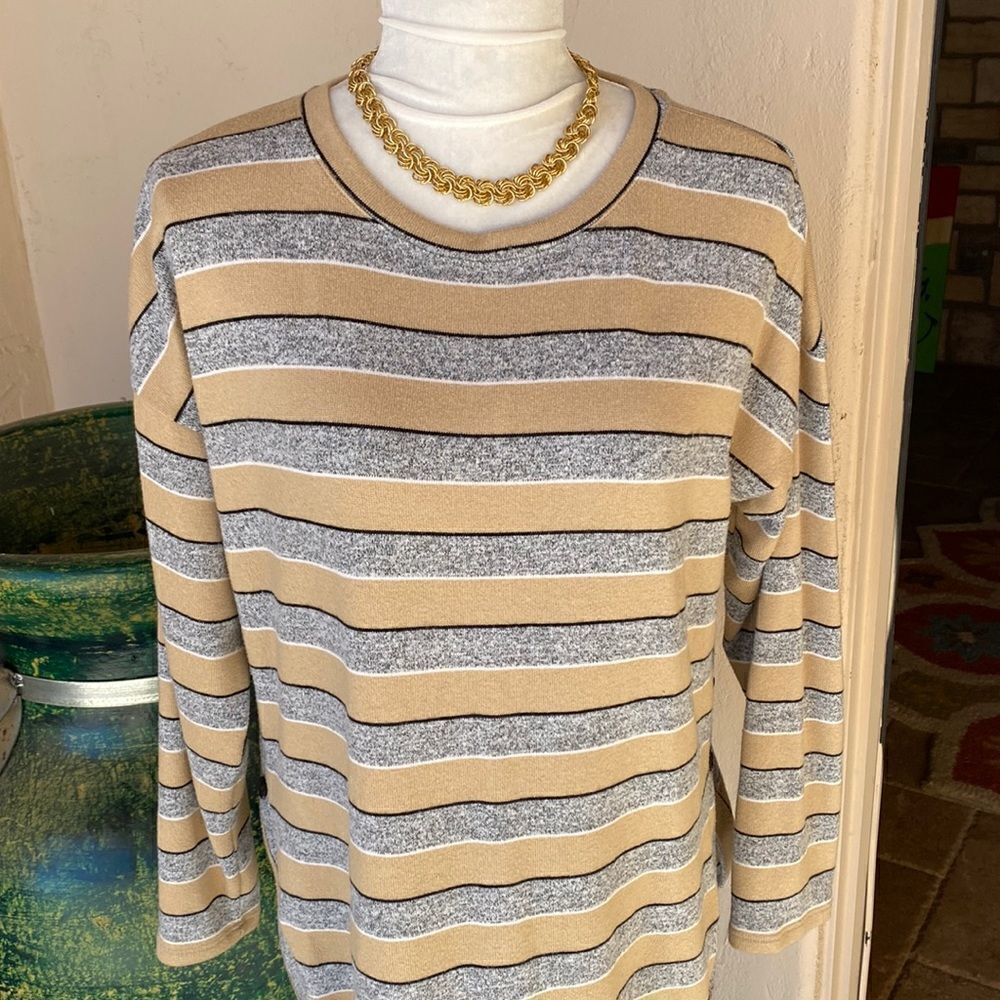 Striped pullover sweater with rounded hem & side accent buttons size med by Lee